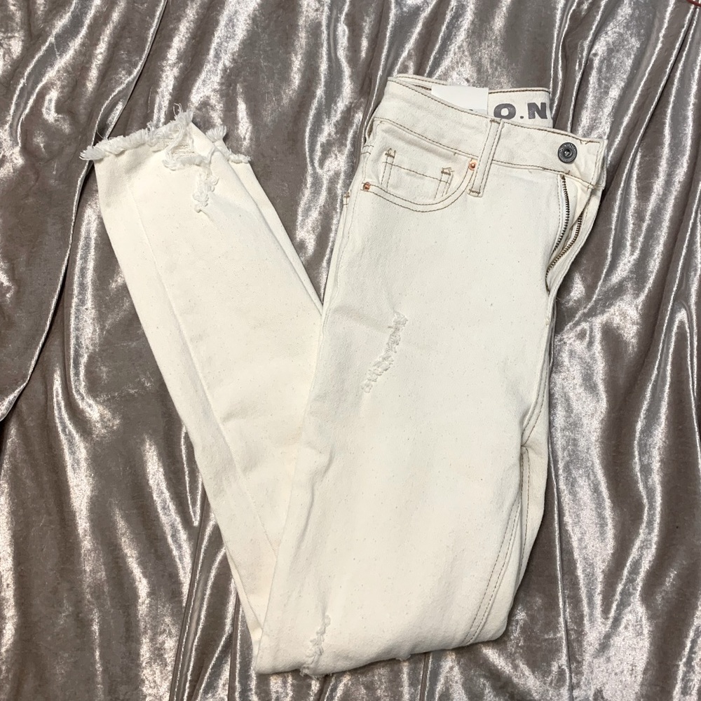 High waisted jeans